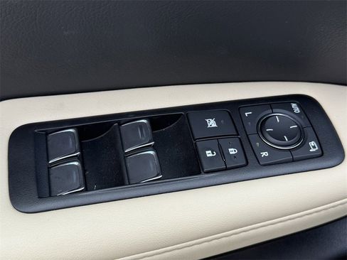 Used 2022 Lexus RX 450h AWD image 16