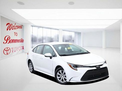 Certified 2025 Toyota Corolla LE image 2