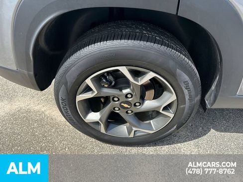 Used 2025 Chevrolet Trax LT w/ LT Convenience Package FWD image 20