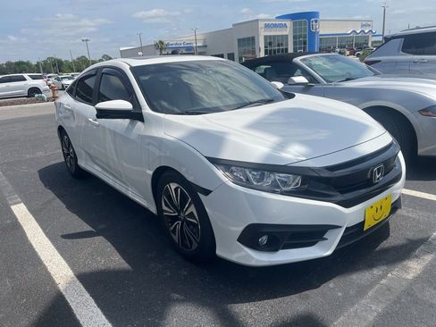 Used 2018 Honda Civic EX-T image 4