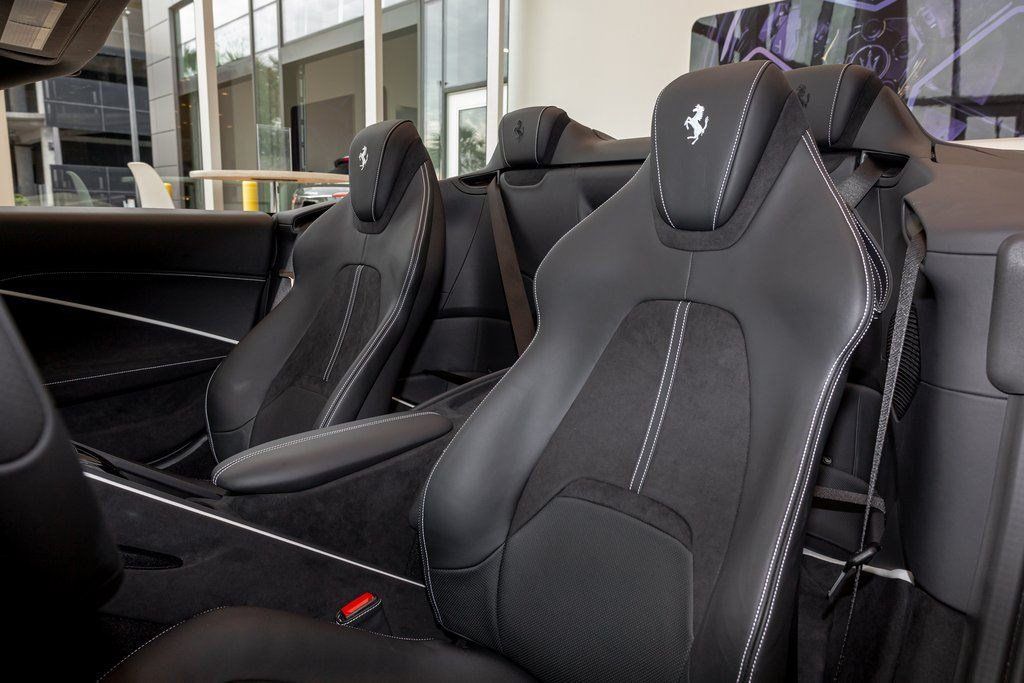 Used 2024 Ferrari Roma Spider RWD image 17