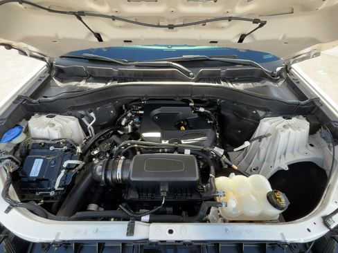 Used 2020 Ford Explorer XLT w/ Equipment Group 202A image 34