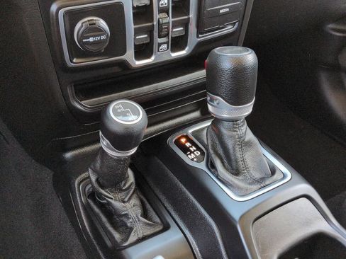 Used 2020 Jeep Wrangler Unlimited Sport S AWD/4WD image 16