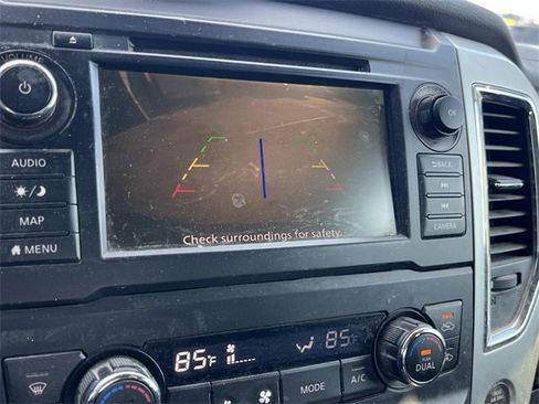 Used 2019 Nissan Titan SV w/ SV Convenience Package image 33