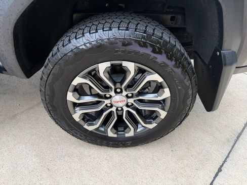 Used 2025 GMC Canyon Denali AWD/4WD image 37
