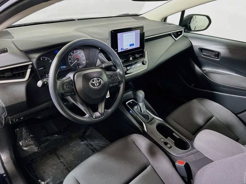 Used 2025 Toyota Corolla LE FWD image 9
