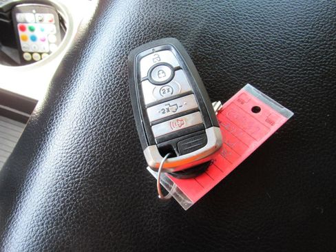 Used 2017 Ford F350 Lariat w/ Lariat Ultimate Package image 30