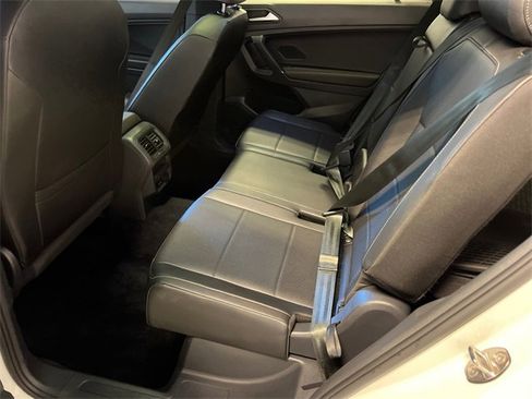 Certified 2020 Volkswagen Tiguan SE image 16
