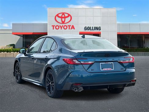 New 2026 Toyota Camry SE image 4