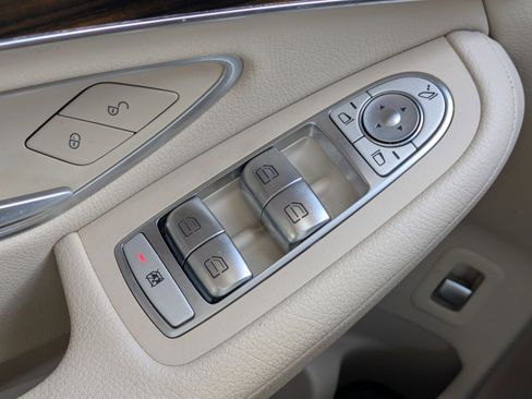 Used 2021 Mercedes-Benz GLC 300 image 19
