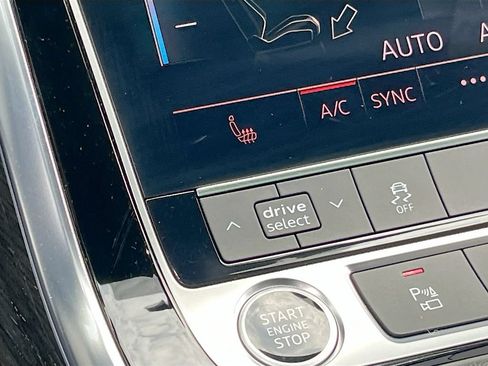 Used 2025 Audi Q7 3.0T Premium Plus AWD/4WD image 20