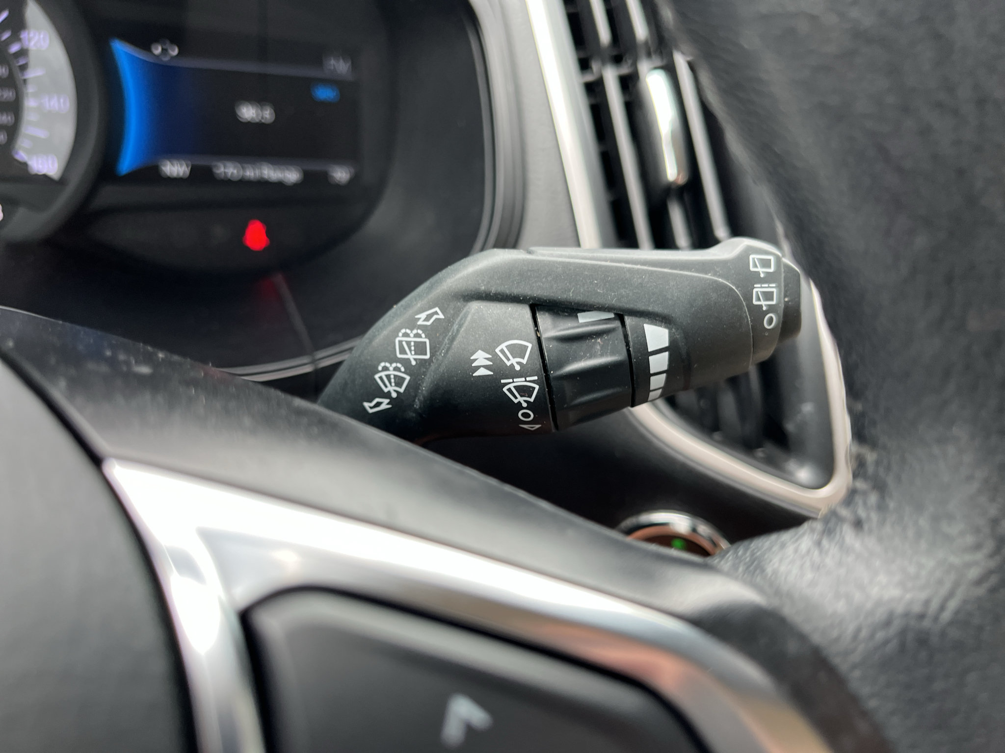 Used 2024 Ford Edge SEL AWD/4WD image 19