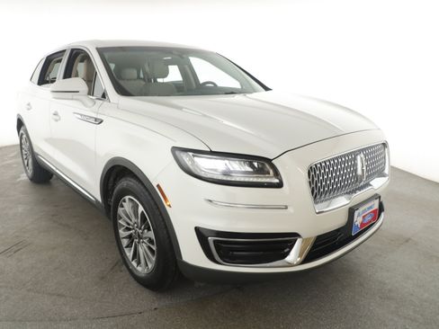 Used 2020 Lincoln Nautilus FWD w/ Equipment Group 101A image 3