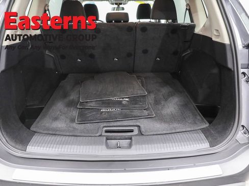 Used 2022 Nissan Rogue SV image 9