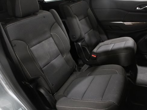 Used 2023 GMC Acadia SLE w/ Driver Convenience Package image 18