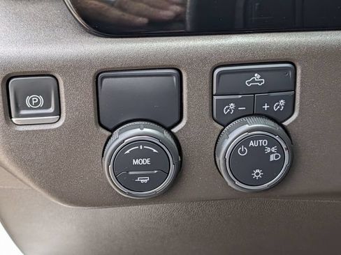 Used 2022 Chevrolet Silverado 1500 LT RWD image 20