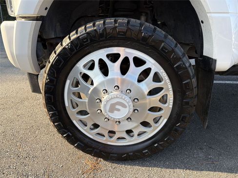Used 2019 Ford F450 Platinum w/ Platinum Ultimate Package AWD/4WD image 7