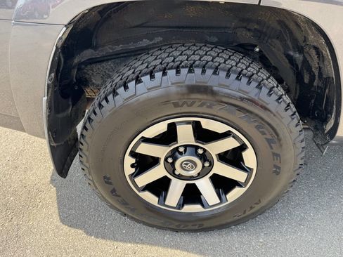 Used 2020 Toyota 4Runner TRD Off-Road Premium w/ Moonroof Package image 11