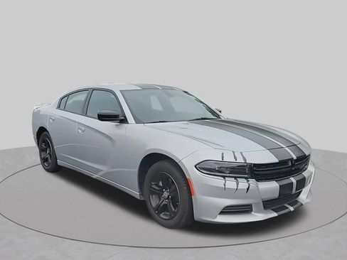 Used 2023 Dodge Charger SXT RWD image 2