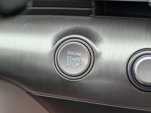 Certified 2025 Hyundai Kona Limited FWD image 30
