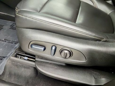 Used 2023 Chevrolet Traverse LT w/ LPO, Floor Liner Package AWD/4WD image 10