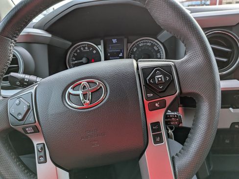 Used 2020 Toyota Tacoma SR5 image 17