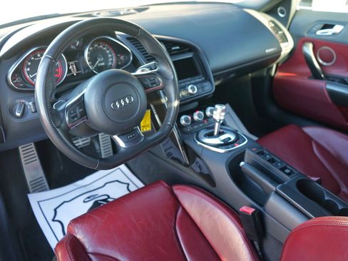 Used 2011 Audi R8 V10 image 28