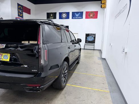 Used 2022 Cadillac Escalade Sport w/ Touring Package AWD/4WD image 23