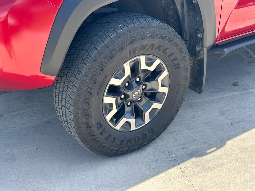 Certified 2023 Toyota Tacoma TRD Off-Road w/ Technology Package AWD/4WD image 9