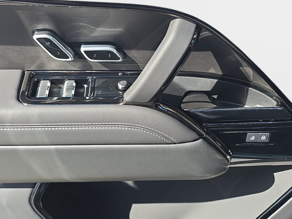 New 2027 Land Rover Range Rover Sport Battersea AWD/4WD image 29