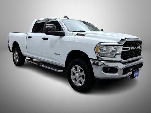 Used 2024 RAM 2500 Big Horn AWD/4WD image 3