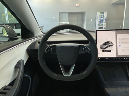 Used 2024 Tesla Model 3 Long Range RWD image 19
