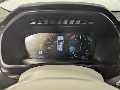 Used 2016 Volvo XC90 T6 Momentum w/ Momentum Plus Package image 17
