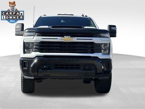 Used 2024 Chevrolet Silverado 2500 Custom w/ Custom Value Package image 7