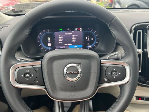 Used 2023 Volvo XC40 B5 Ultimate w/ Climate Package image 22