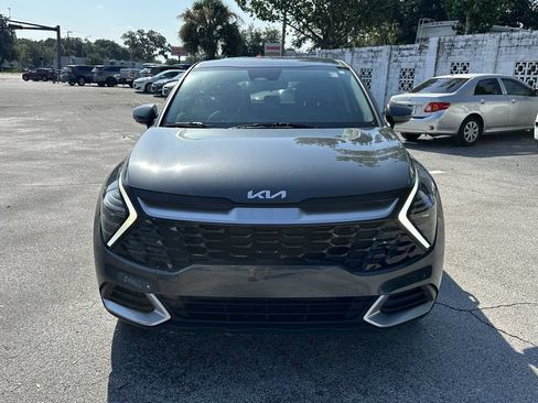 Used 2025 Kia Sportage EX FWD image 3