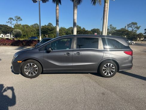 Used 2024 Honda Odyssey EX-L image 3