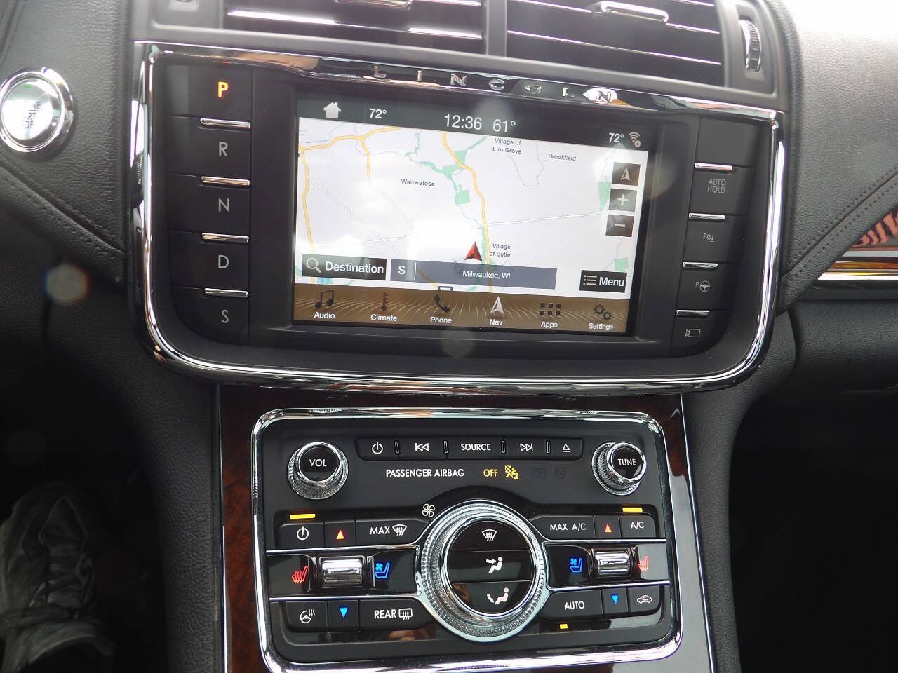 Used 2018 Lincoln Continental Reserve AWD/4WD image 15