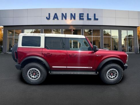 New 2026 Ford Bronco Outer Banks w/ Sasquatch Package AWD/4WD image 4