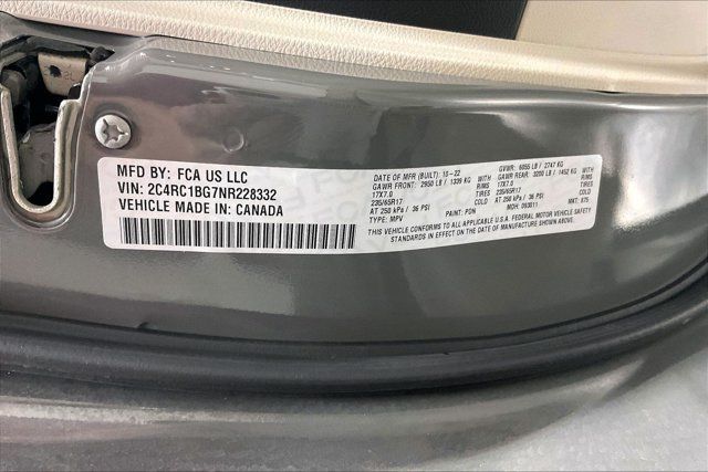 Used 2022 Chrysler Pacifica Touring-L FWD image 44