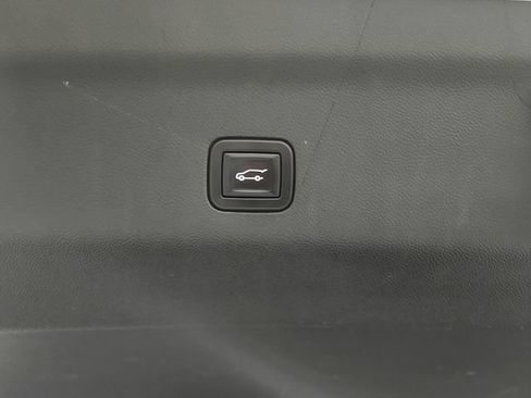 Used 2023 GMC Yukon AT4 w/ Technology Package AWD/4WD image 39