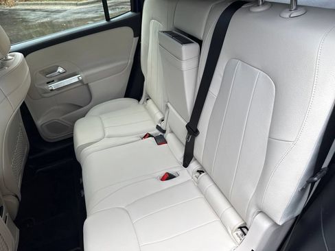 Used 2021 Mercedes-Benz GLB 250 image 16