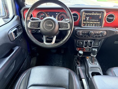 Used 2018 Jeep Wrangler Unlimited Rubicon w/ Dual Top Group AWD/4WD image 11