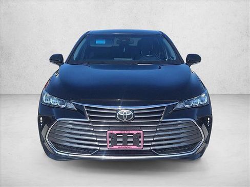 Used 2019 Toyota Avalon XLE w/ Carpet Mat Package FWD image 2