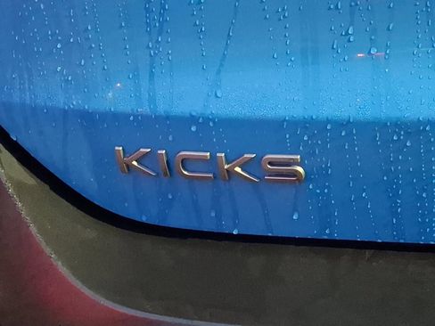 Certified 2025 Nissan Kicks SR image 29