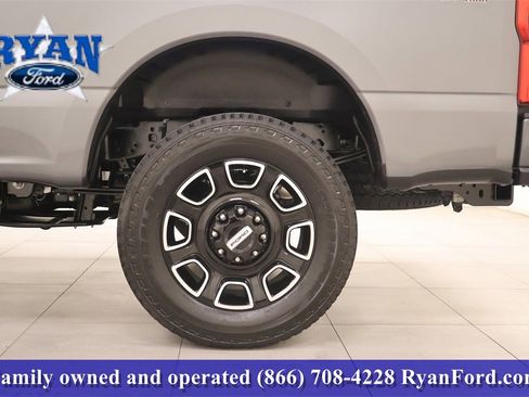 New 2026 Ford F250 Platinum w/ FX4 Off-Road Package image 39