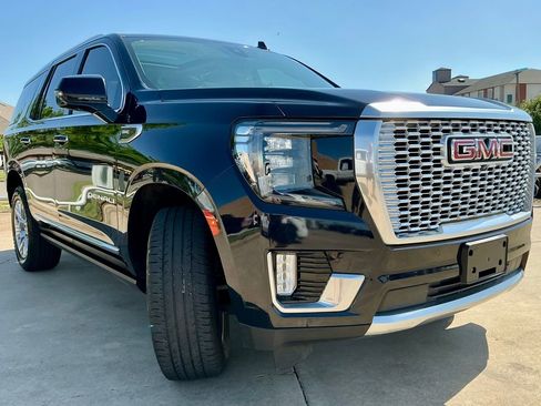 Used 2022 GMC Yukon Denali image 2