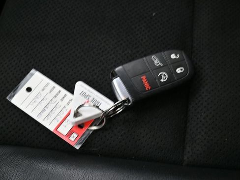 Used 2022 Dodge Durango GT image 31