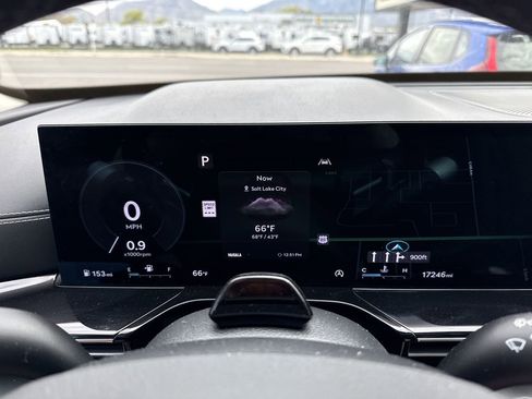 Used 2025 Genesis GV80 2.5T image 26