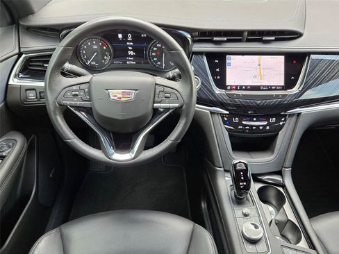 Used 2024 Cadillac XT6 Premium Luxury w/ Technology Package FWD image 13